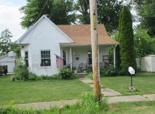 1224 E Olive St, Staunton, IL 62088