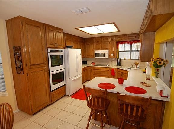 2nd image of 1111 Red Bird Ln
