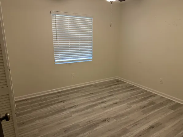 100 Fieldcrest Dr, Enterprise, AL 36330