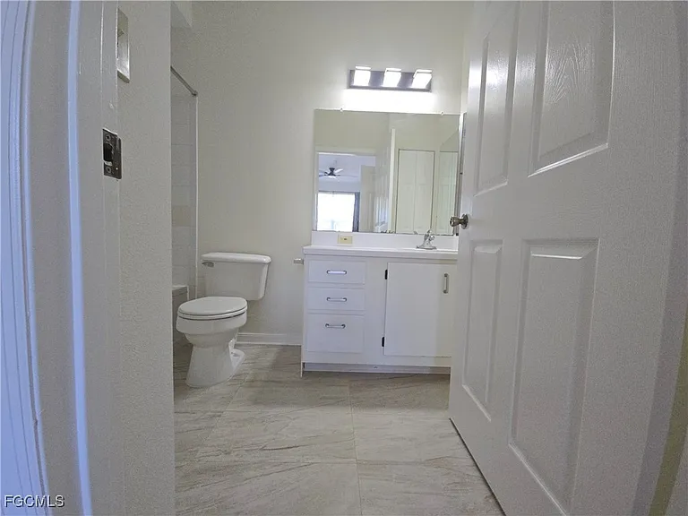 11500 Villa Grand #316 — Photo 9
