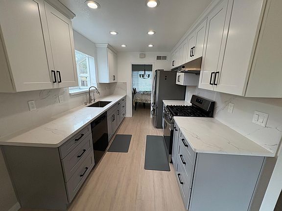 Remodeled brand new kitchen with brand new appliances