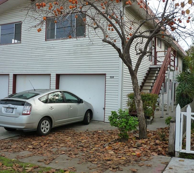 1st image of 530 Windham St APT 3