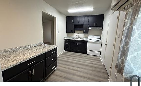 4th image of 2129 N 26th Pl