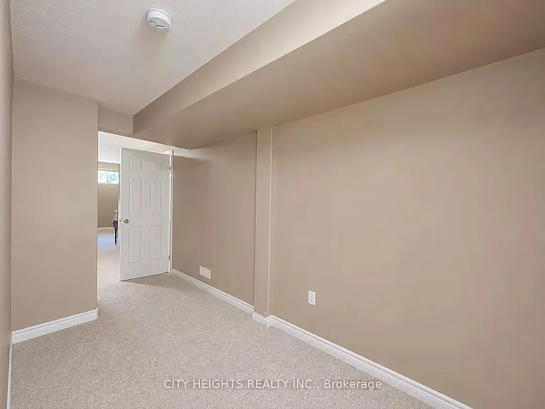 555 Grasslands Ct — Photo 10