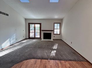 7331 Bren Ln, Eden Prairie, MN 55346