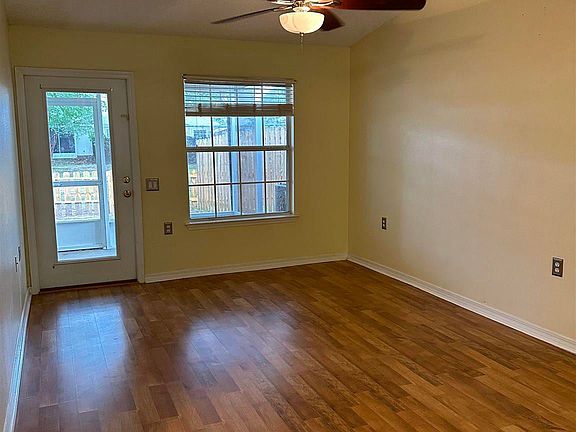 2nd image of 2325 Trailwood Dr