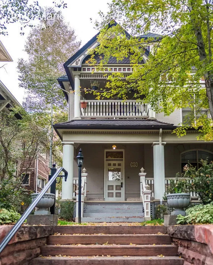 Marion Street Manor — Photo 2