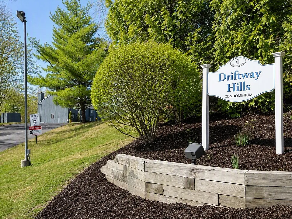 8 Driftway Rd #B3