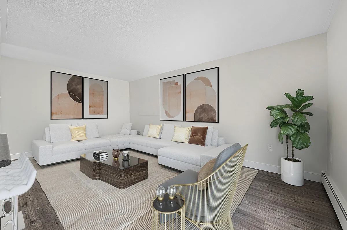 1065 Eglinton Ave West — Photo 3