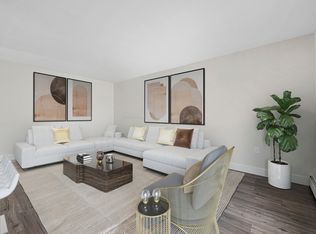 1001 Talwood Dr #807, Peterborough, ON K9J7T3