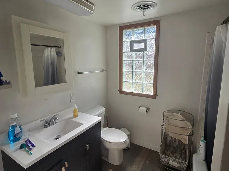 1129 E Meinecke Ave — Photo 5