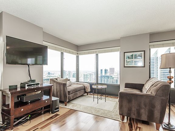 5th image of 30 E Huron St APT 5107
