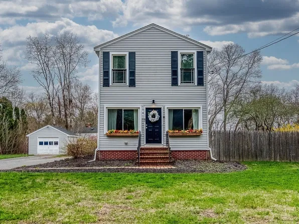 941 S Precinct St, Taunton, MA 02780