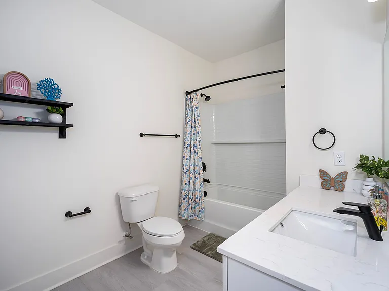 Joy Park Luxury Apartments — Photo 35