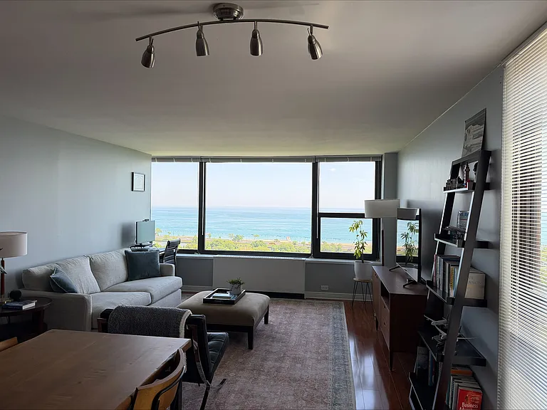 1850 N Clark St #2207 — Photo 7
