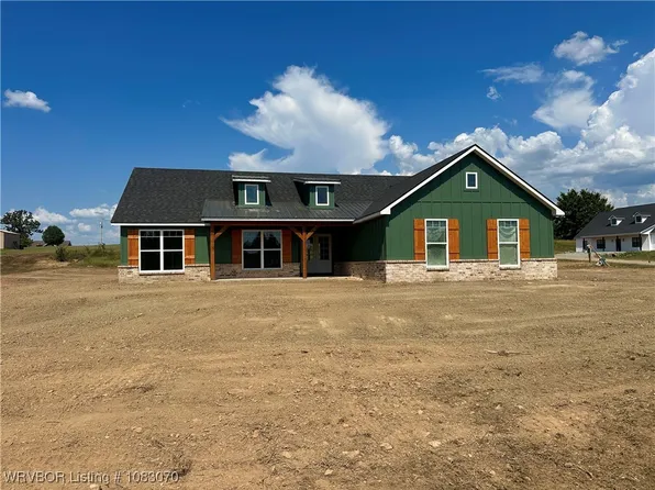 211 Blackstone Dr, Wister, OK 74966