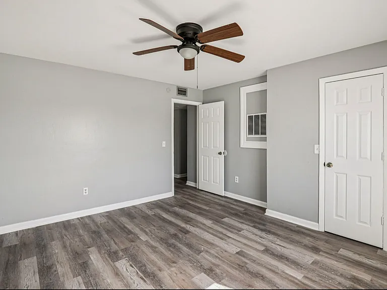 Frankie Court Townhomes — Photo 13