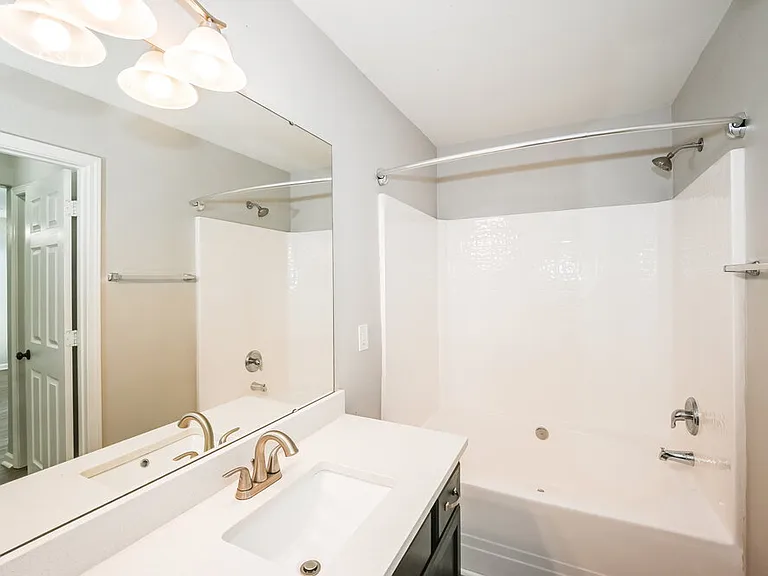 1422 Majestic Meadow Dr — Photo 12