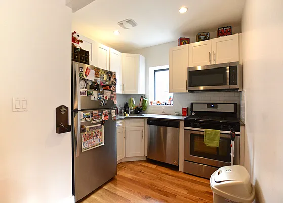 Rented by Makover Group Inc | media 30