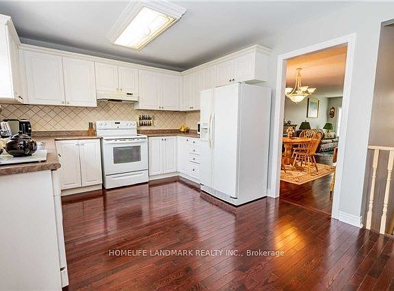 4th image of 10 Marjoy Ave