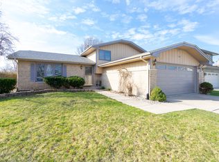 646 Briarwood Ave, Romeoville, IL 60446