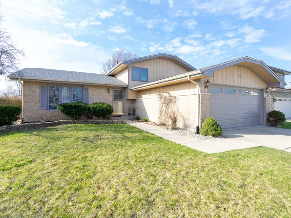 646 Briarwood Ave, Romeoville, IL 60446