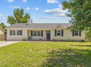 307 Timber Ridge Dr, Hubert, NC 28539