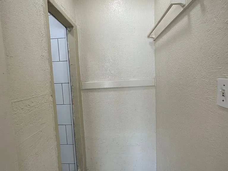 725 1/2 Kern St #B — Photo 5