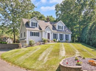 90 Ridge Rd, South Hadley, MA 01075