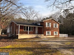 21184 Colton Point Rd, Avenue, MD 20609