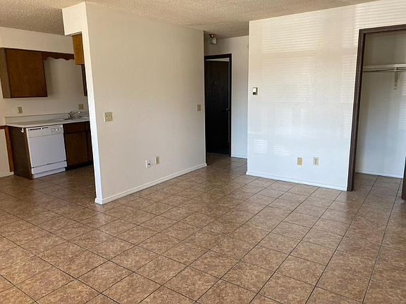 2nd image of 1209 W Sunset Dr