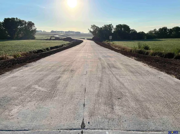 7 Hill Dr, Lincoln, NE 68510