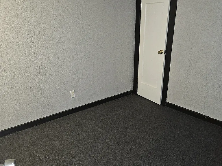 105 Pennsylvania Ave #6 — Photo 12