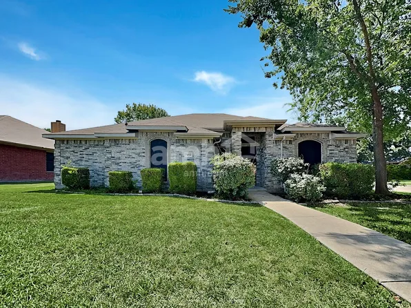 7202 Airline Dr, Rowlett, TX 75089