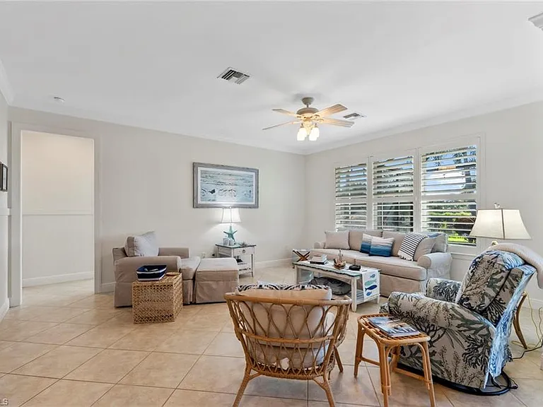 5868 Constitution St — Photo 4
