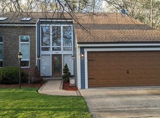 185 Village Dr, Cranberry Township, PA 16066
