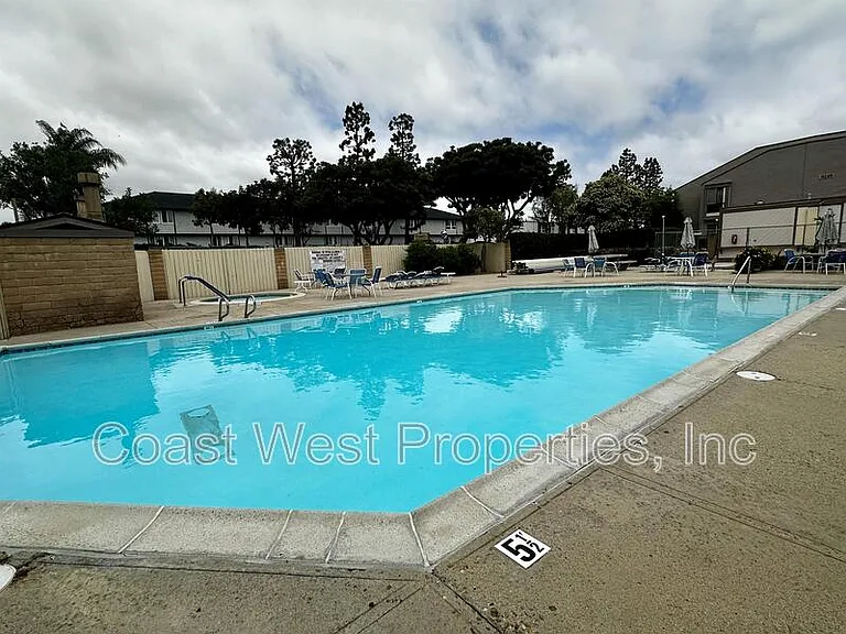 9249 Village Glen Dr #204 — Photo 18