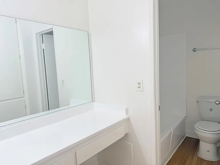 331 Ardmore Avenue Apartments - Prime Location in Koreatown — Photo 18