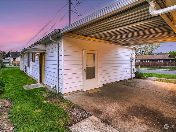 3rd image of 2601 S 72nd Street