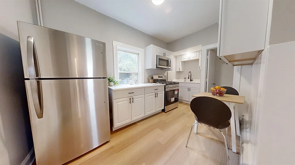 2 bed, 1.0 bath, 640 sqft, $3,155 — Photo 4