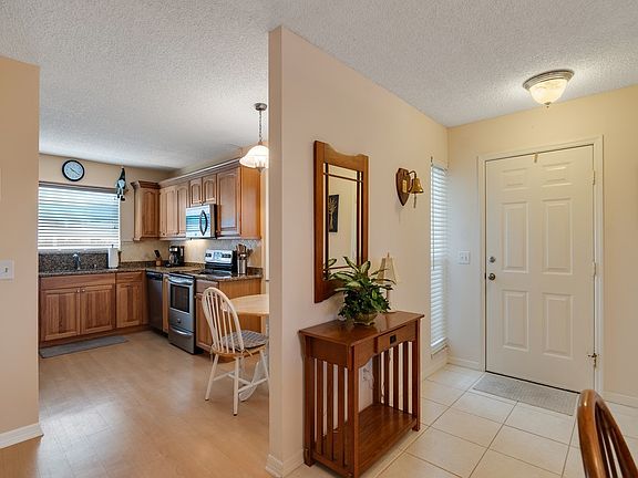 5th image of 605 W Lake Jasmine Cir APT 106