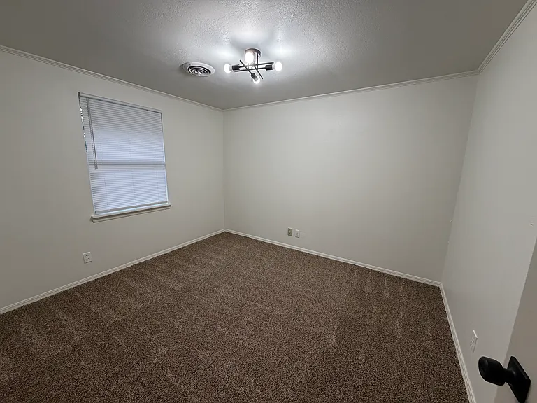 1006 Oak Park Dr #1 — Photo 4