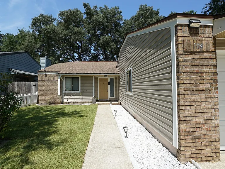104 Cedar Ridge Way — Photo 3