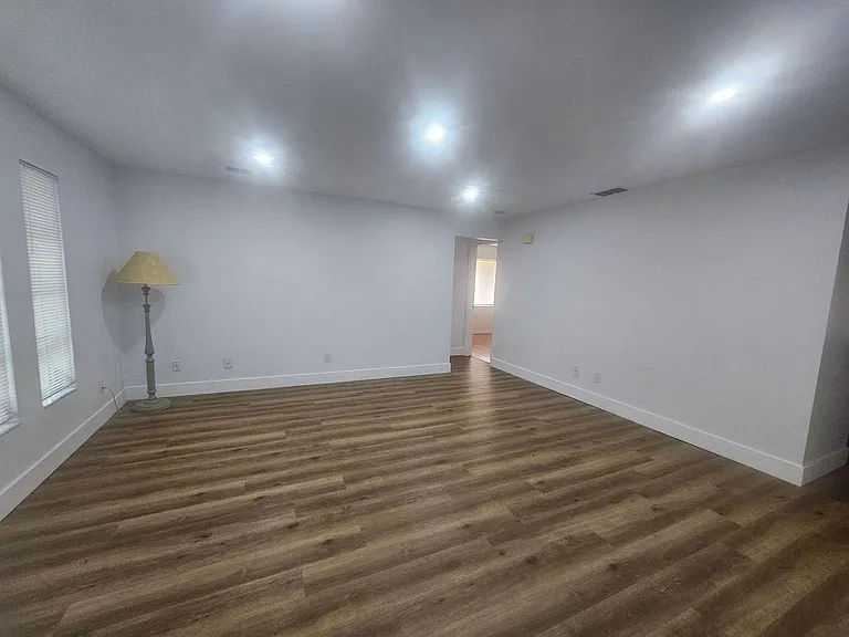 5989 Hillyer Ct — Photo 5