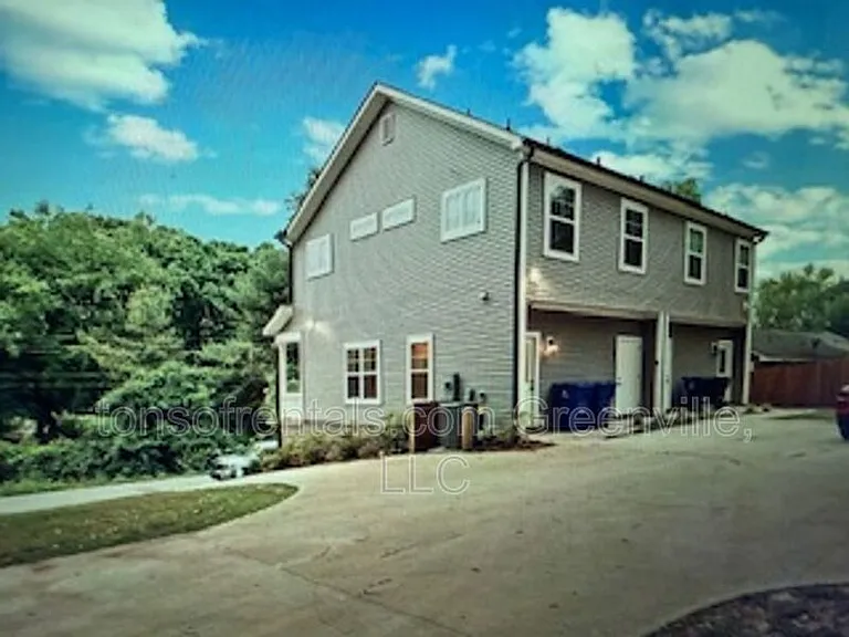 106 Hilton St #A — Photo 12