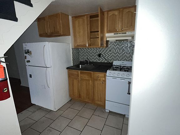 4th image of 4522 Baker St APT 11