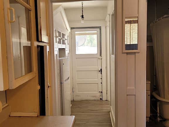 2nd image of 608 Elias Ave #604