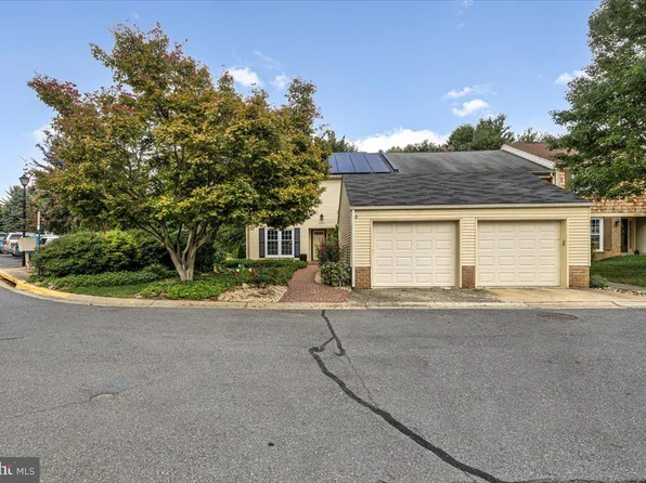 9400 Chatteroy Pl, Gaithersburg, MD 20886