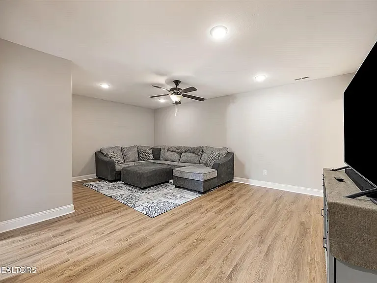 7931 Poplar Grove Ln — Photo 26