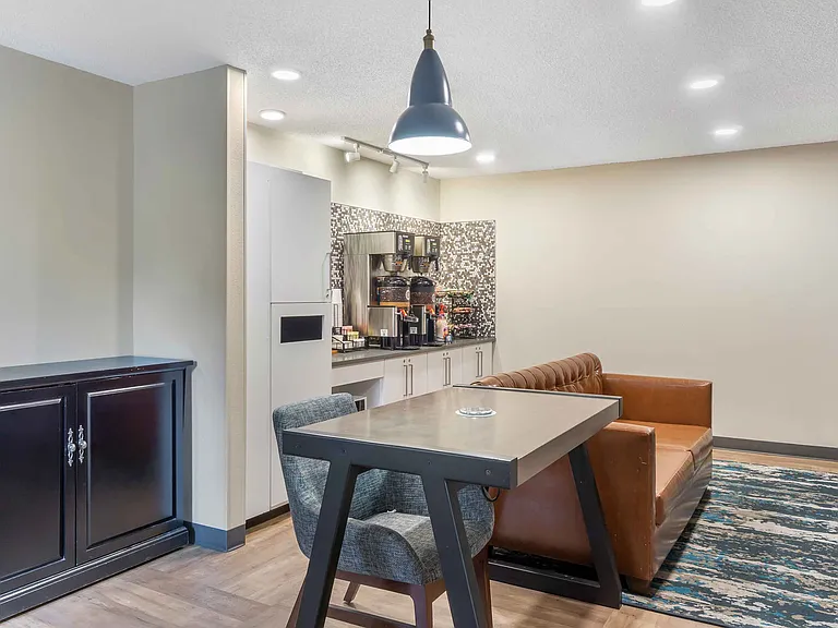 Breakfast Room
